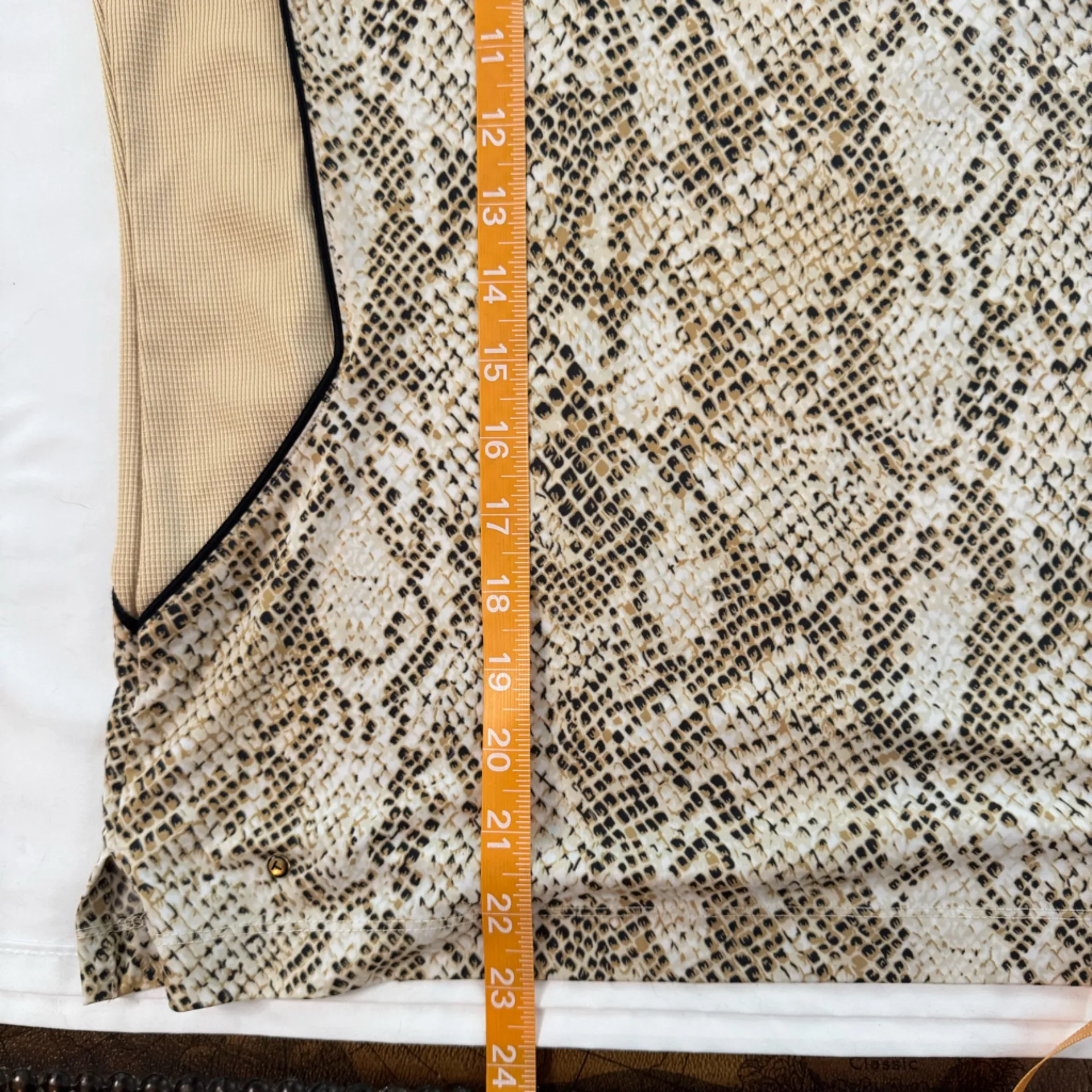 TAIL Golf Tan Sleeveless Polo Shirt Women Size S 1/4 Zip Snake Print Pickleball - Image 4