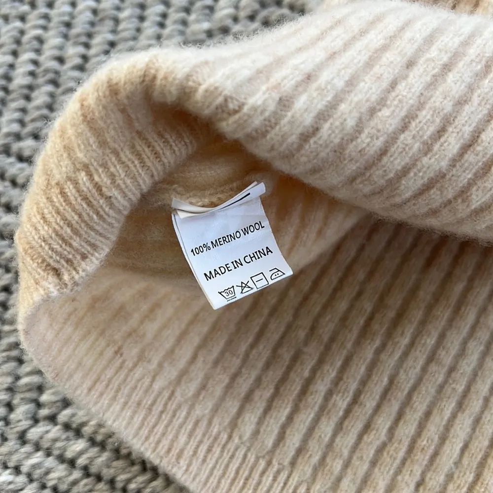 Merino wool turtle neck sweater Size undefined - Image 5