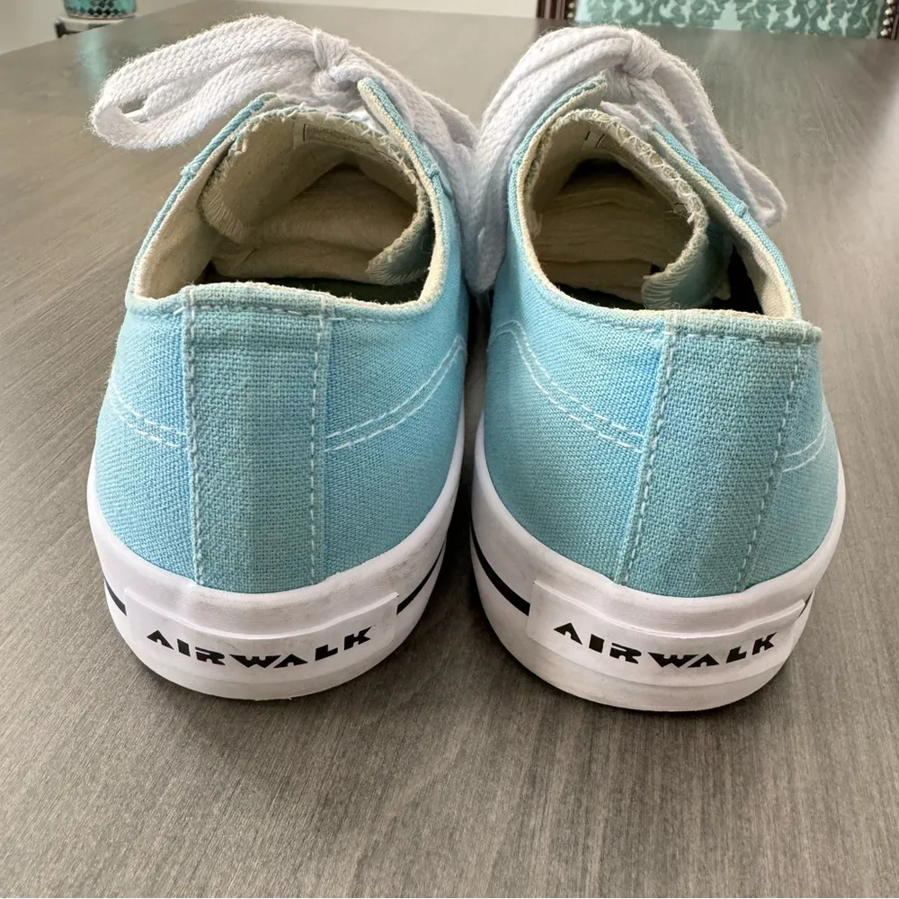 light blue low top canvas sneakers shoes women size 8 - Image 9