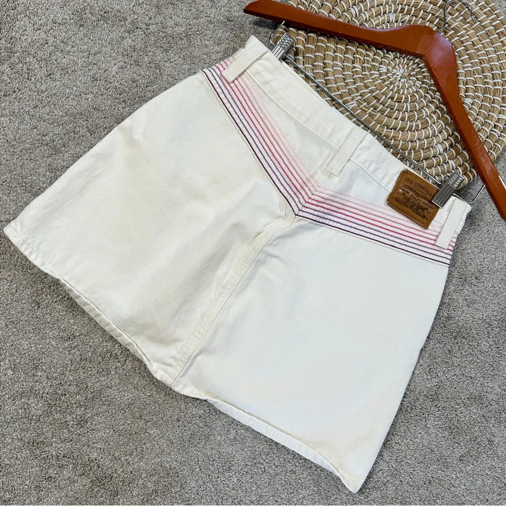 Levi’s Premium Women’s Ribcage Denim Mini Skirt Rainbow Embroidered in Ecru 29 - Image 7