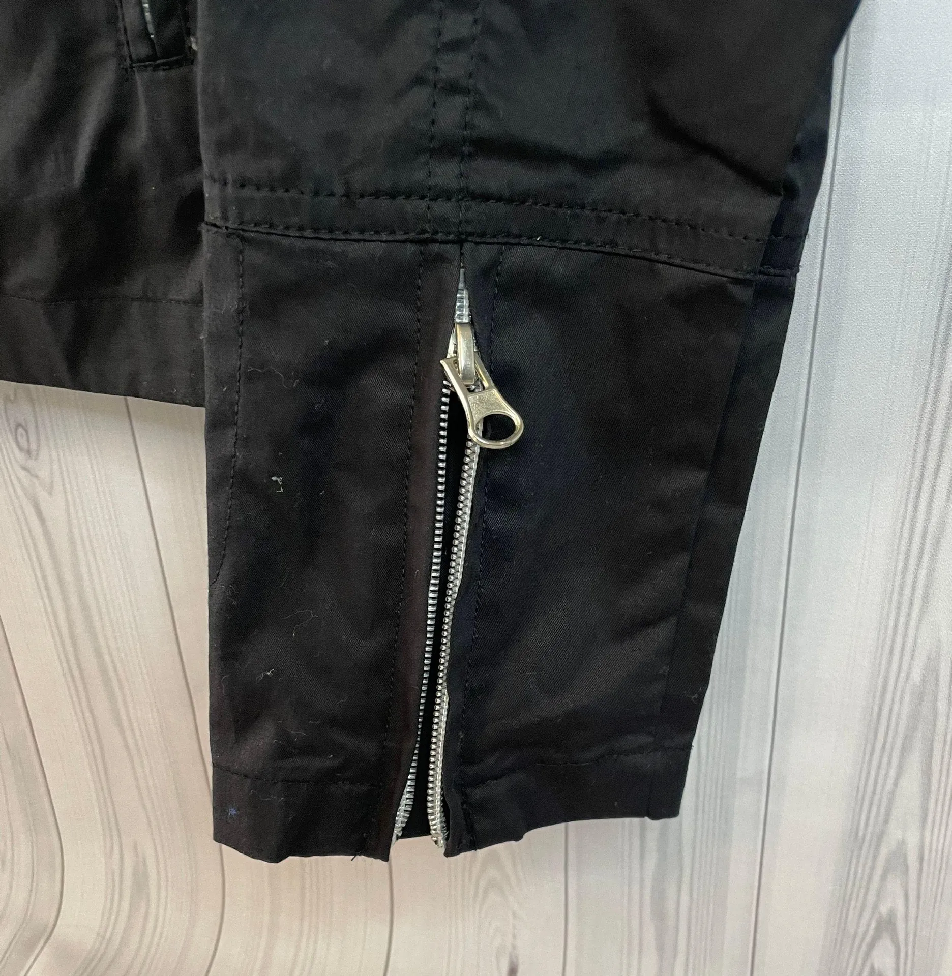 Idaho Vandals Black Jacket with Hood Small - Image 4