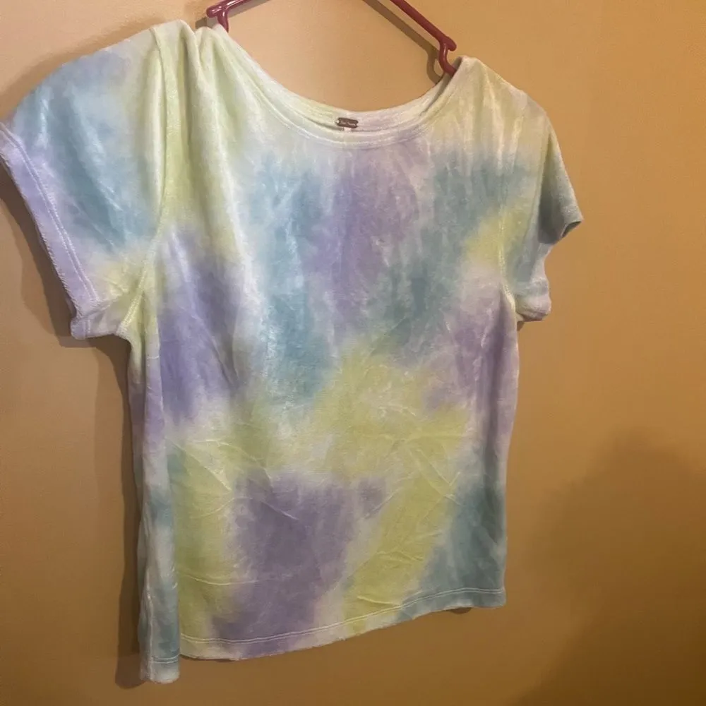 FREE PEOPLE 90s Y2K Velvet Short Sleeve Boxy Cropped Watercolor Baby Tee M - Image 4