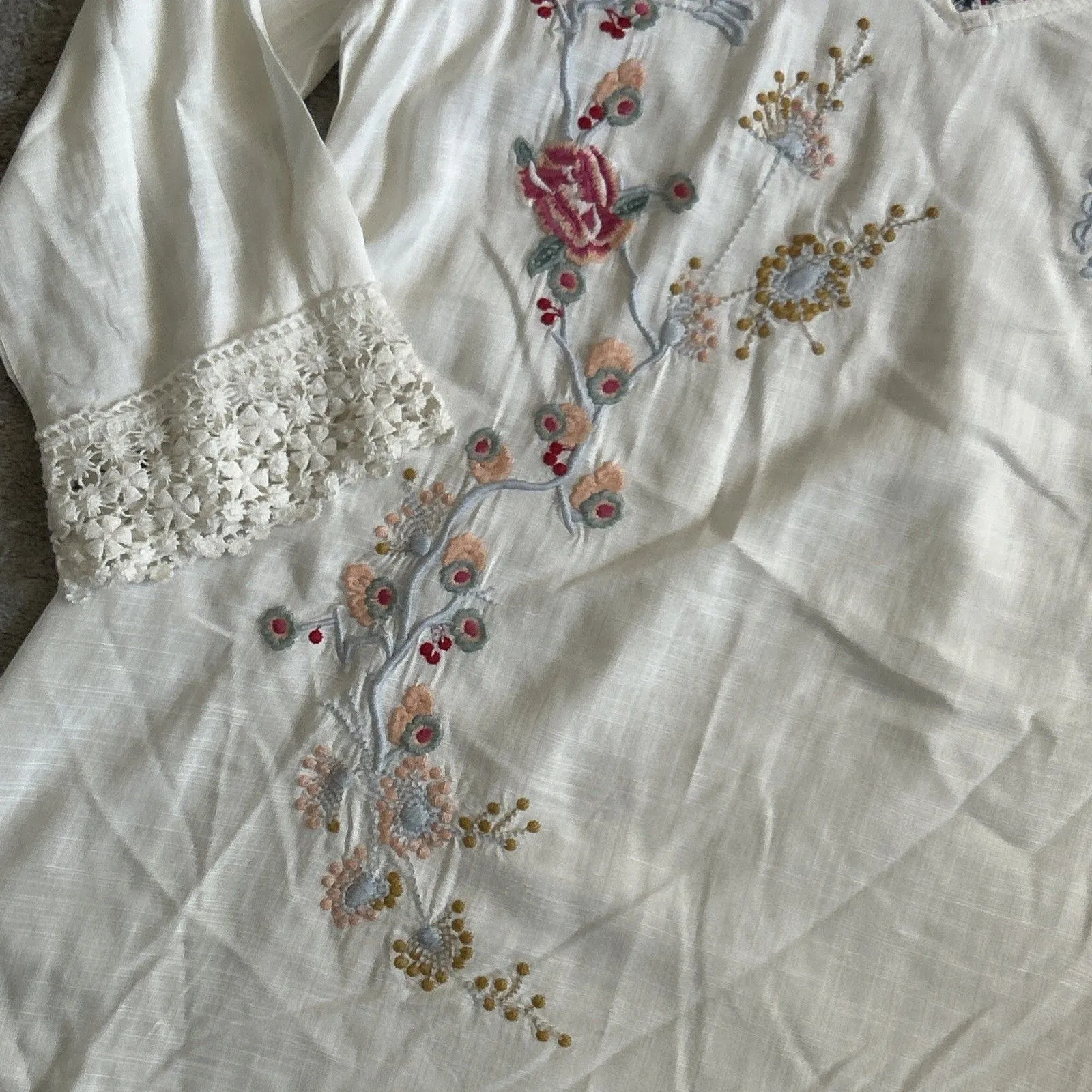 Dylan Anthropologie Embroidered Tunic Top Womens Small Floral Blouse Crochet - Image 4