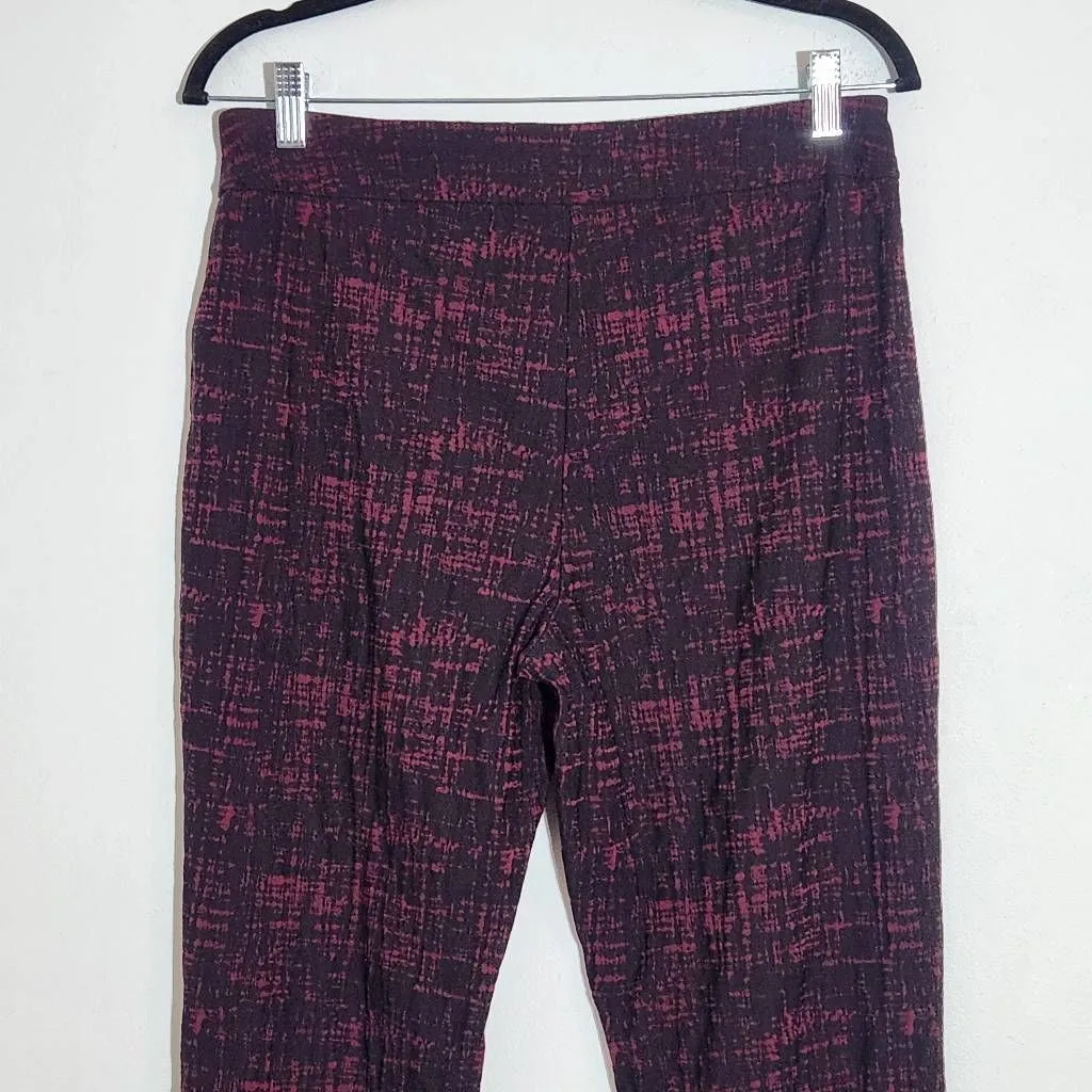 JM Collection Black and Burgundy Pull-on Ankle Pants Size Medium Red Print Pants - Image 5