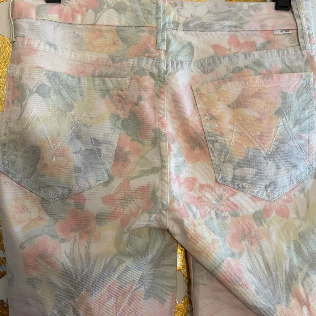 Mother Size 27 The Looker Ankle Fray Jeans in So Far Gone Floral Red - Image 9