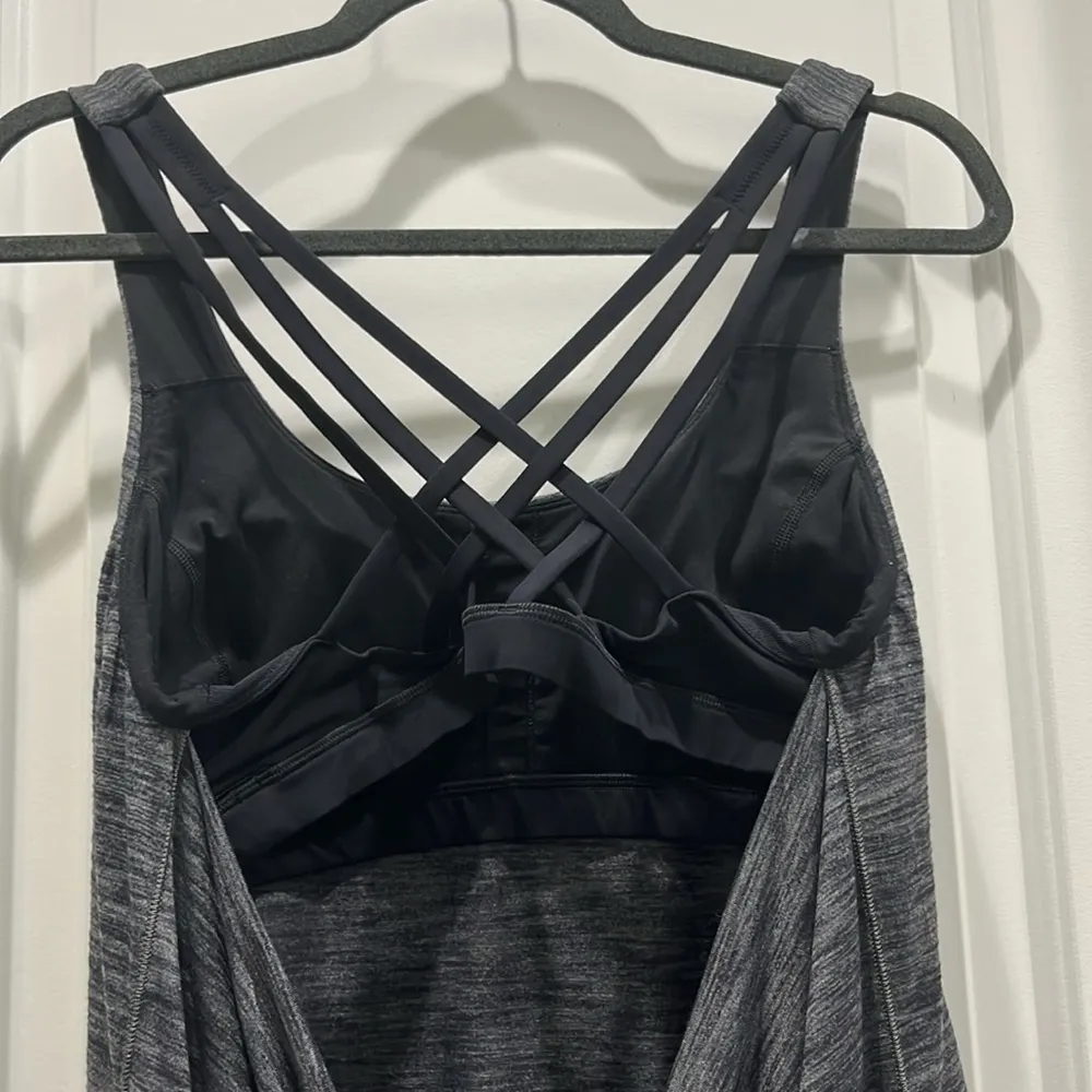 Lululemon Slay the Studio 2-in-1 Tank Gray & Black Sz 10 - Image 6