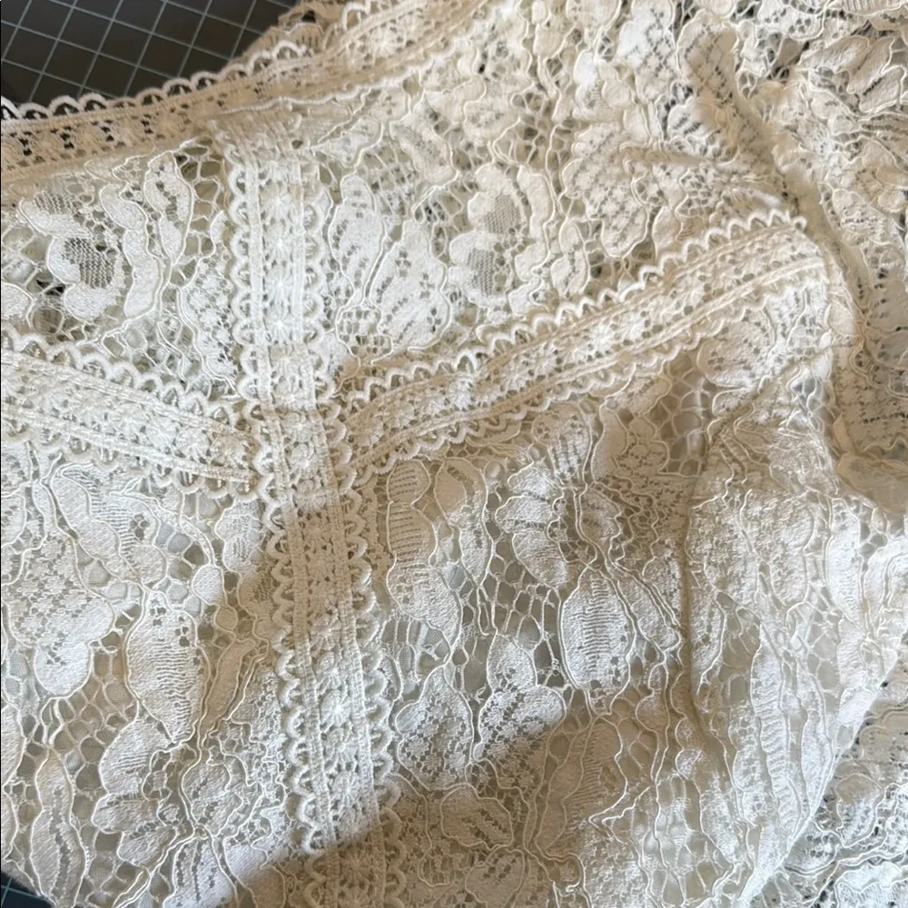 Tobrief White Lace blouse Size M - Image 6