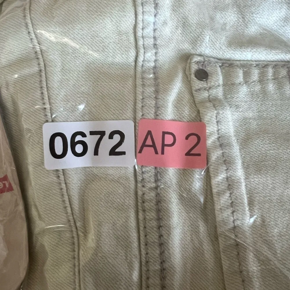 Levi's strauss women's shorty short light mint size 9 - Image 10