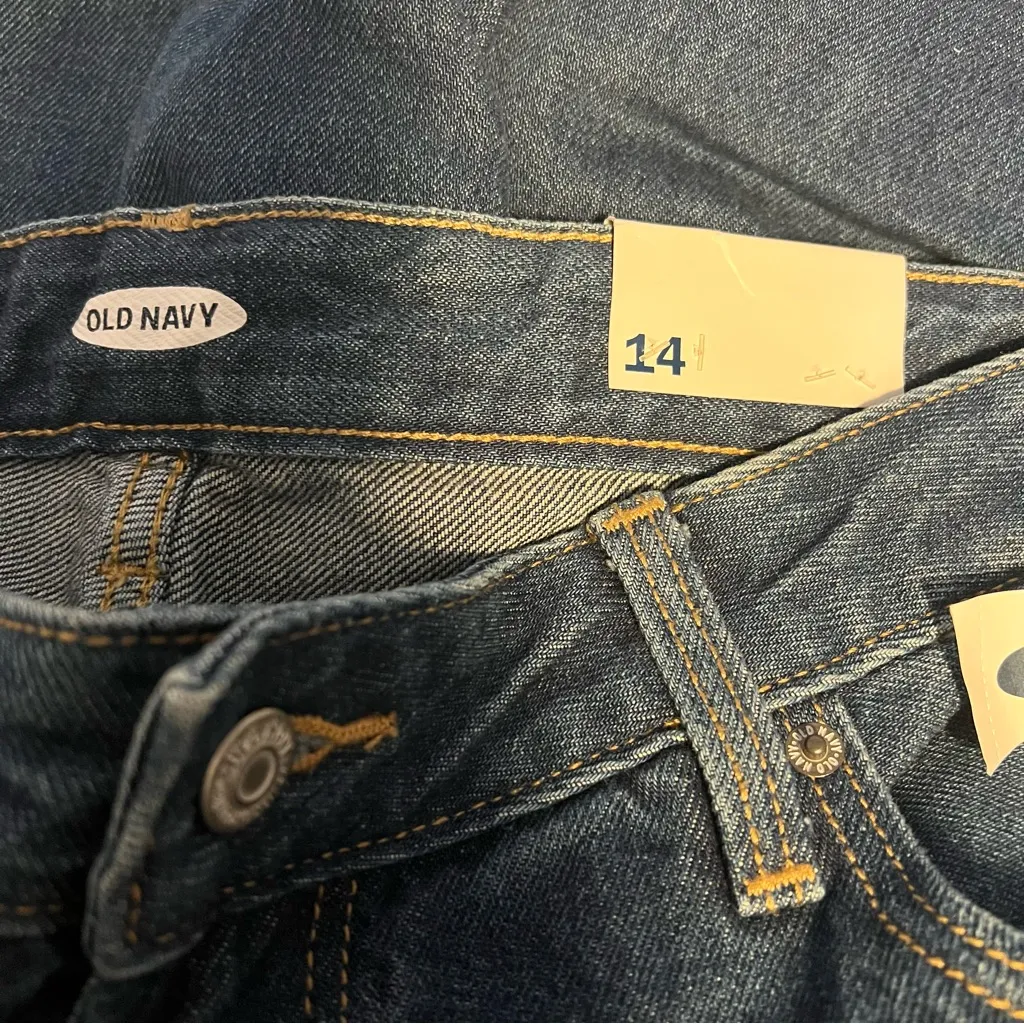 Old Navy cropped dad jeans in petunia size 14 NWT Medium Dark wash - Image 5