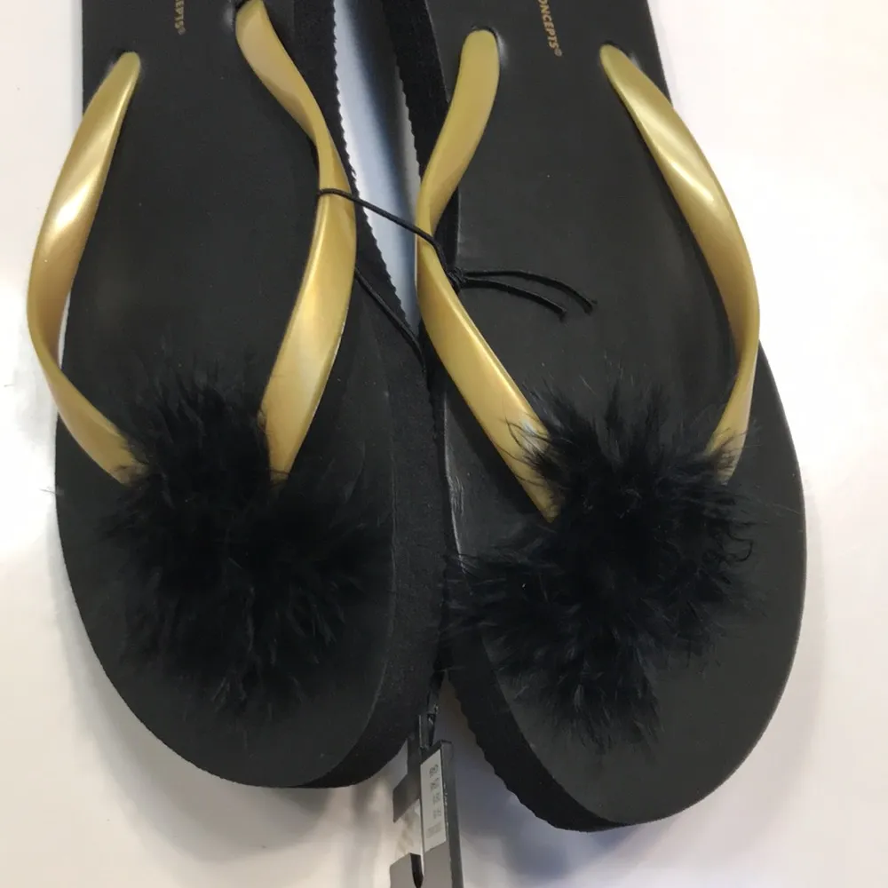 NWT INC International Concepts Women’s Black Pom Pom Gold Thong Foam Sandals - Image 2