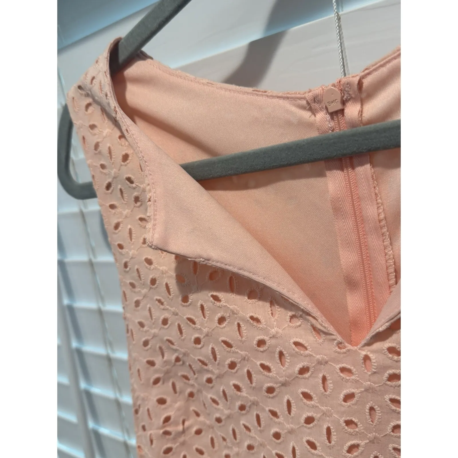 Everly‎ Feminine Floral Eyelet Detail Coral Light Pink Spring Sun Dress Size M - Image 4