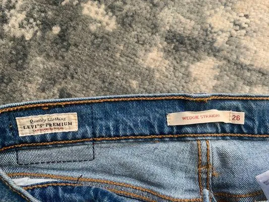 Wedgie Straight - Image 4