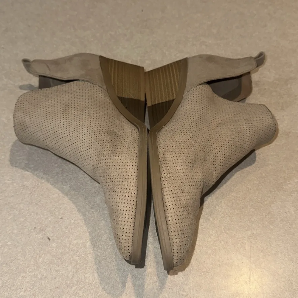 UNIVERSAL THREAD Tan Booties - Image 2