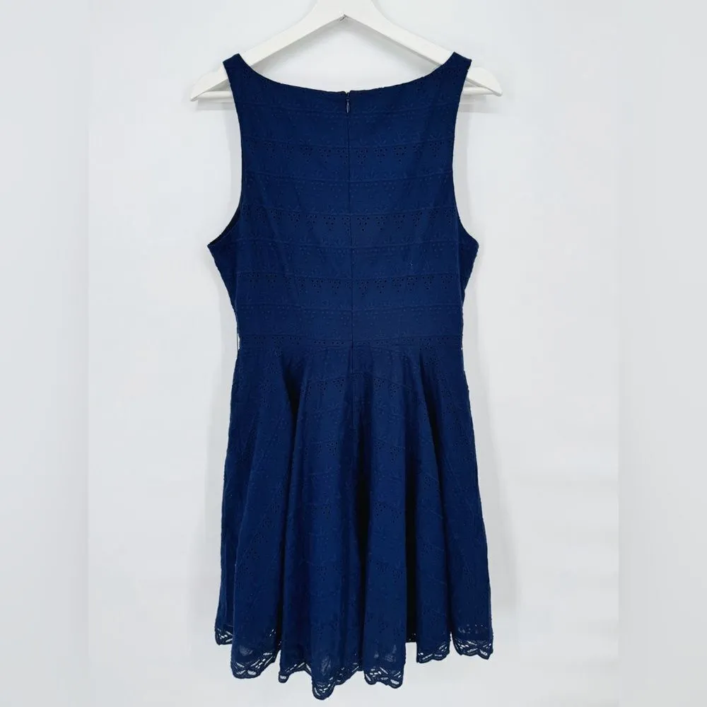 BB‎ Dakota Navy Blue Sleeveless Mini Eyelet Dress Sz 8 NWT - Image 4