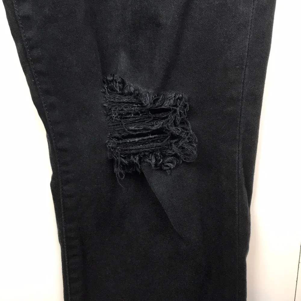 Levi’s Premium Women’s 725 High Rise Straight Crop Distressed Black Denim Jeans - Image 3