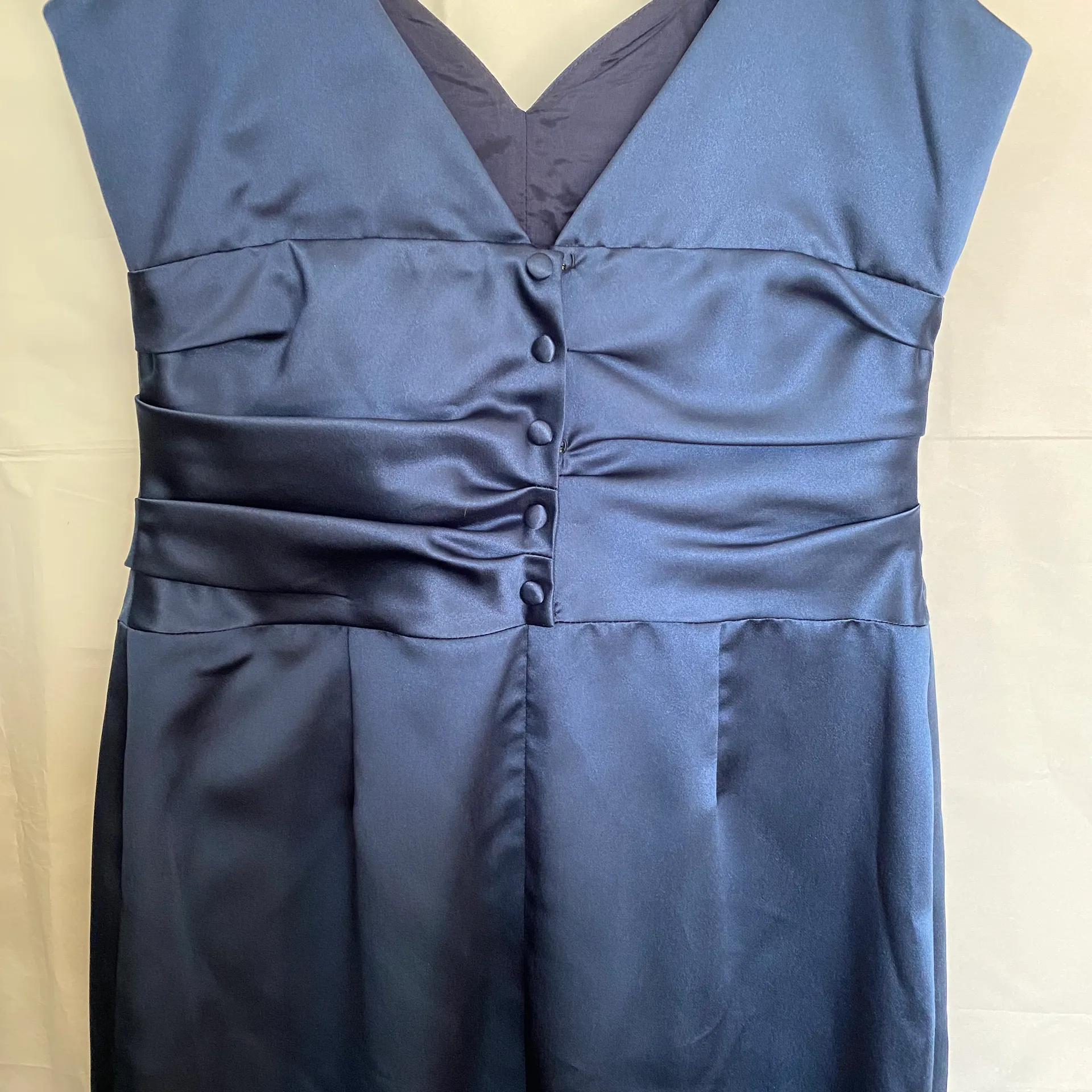 navy blue dress. - Image 3