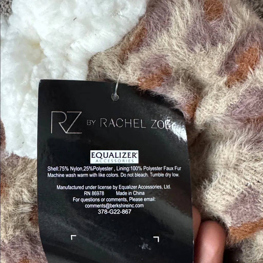 RZ by Rachel Zoe Animal Print Sherpa Lined Grip Slipper Socks SIZE 9-11 - Image 3