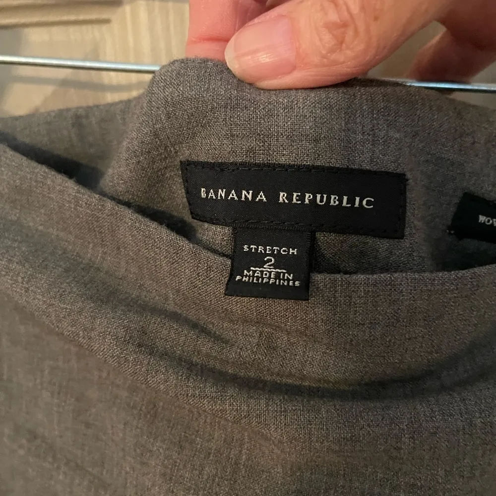 Banana Republic virgin wool blend pencil skirt. - Image 5