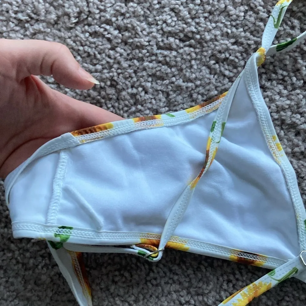 Shein Sunflower Bikini Top Triangle Adjustable Unlined Women's Size Medium - Image 5