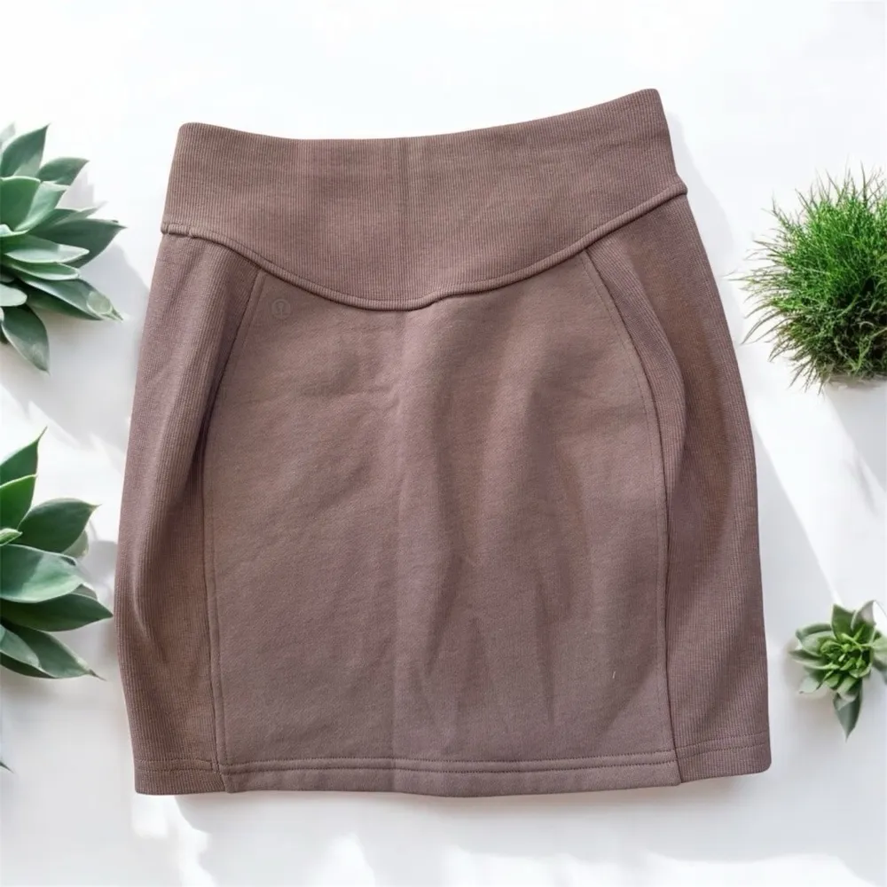 Lululemon Scuba High-Rise Mini Skirt
Taupetastic Like New XS. - Image 2