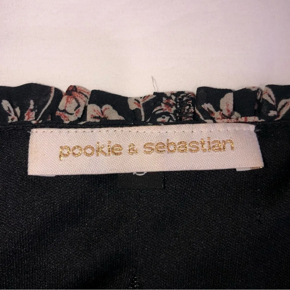 Pookie & Sebastian Black Floral Cropped Top Long Sleeve Zip Back Size Small - Image 2