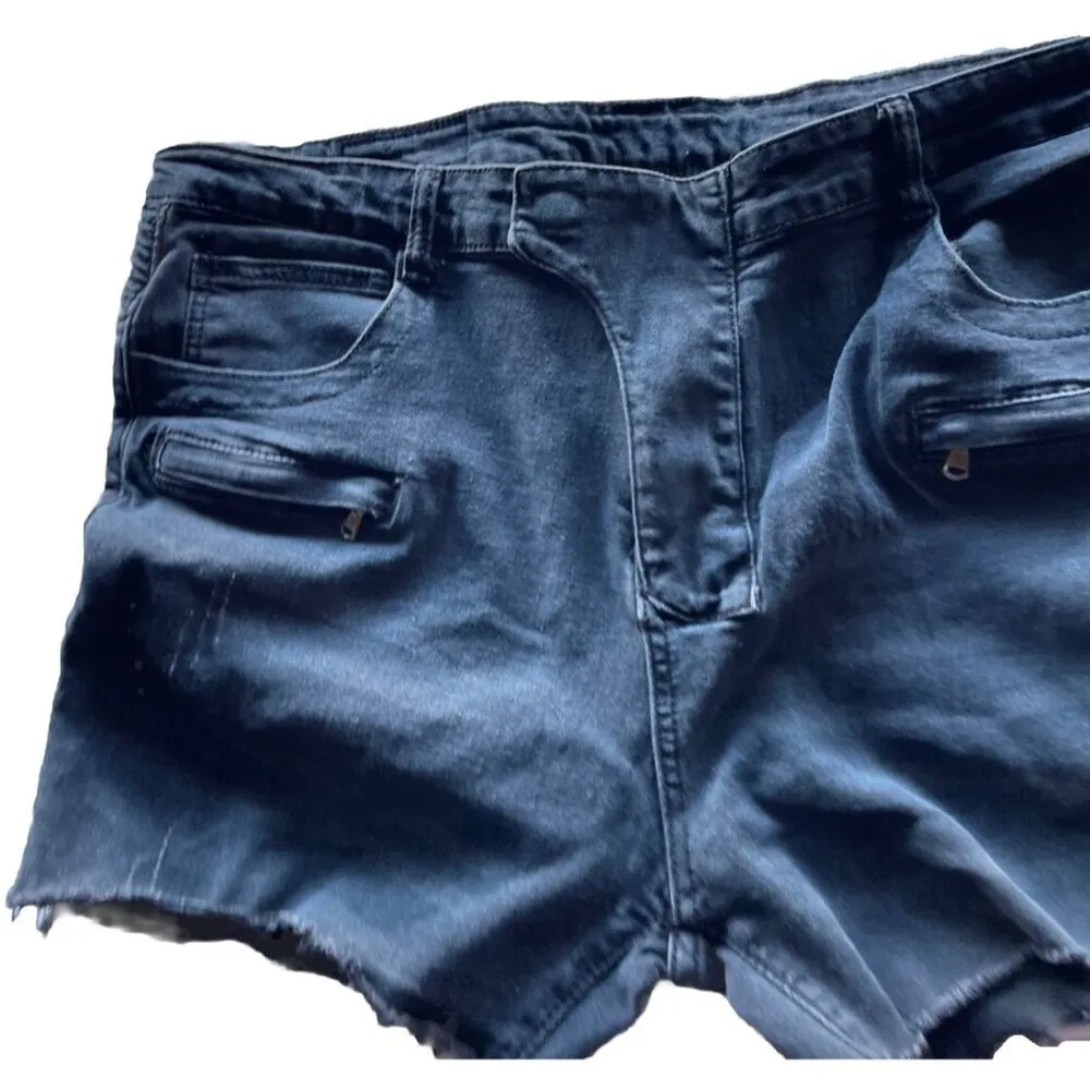 Vintage Balmain Paris Women’s Ribbed Knees Distressed Black Shorts Jeans Size 42 - Image 4