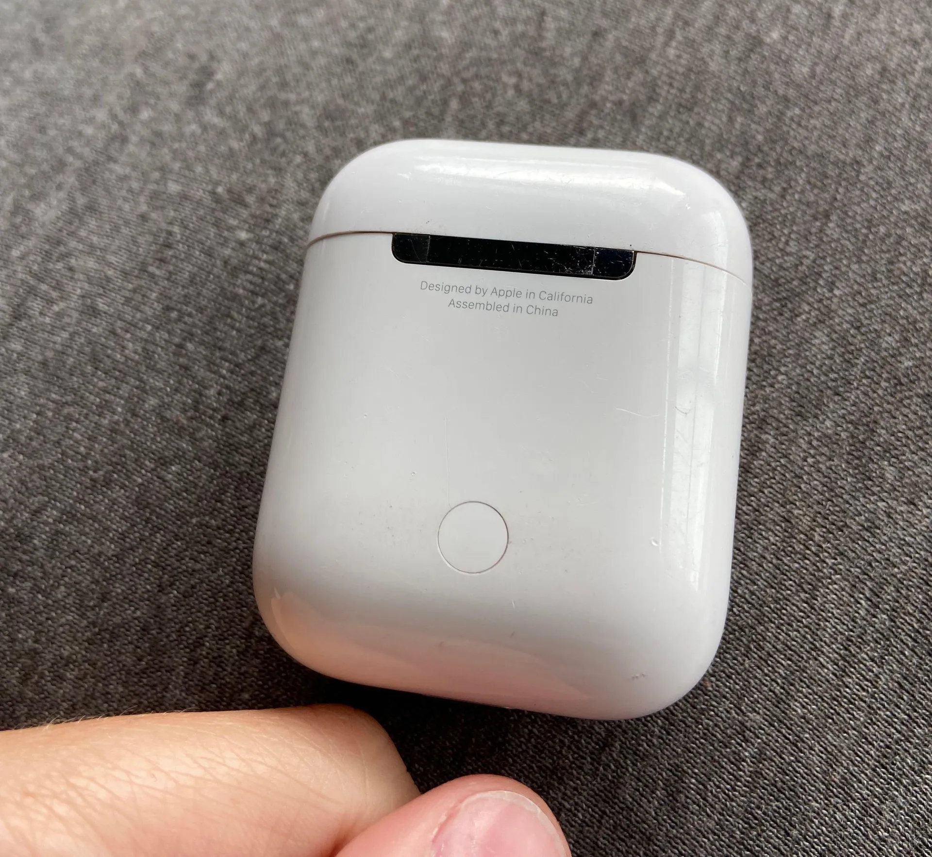 Apple AirPods - Image 9