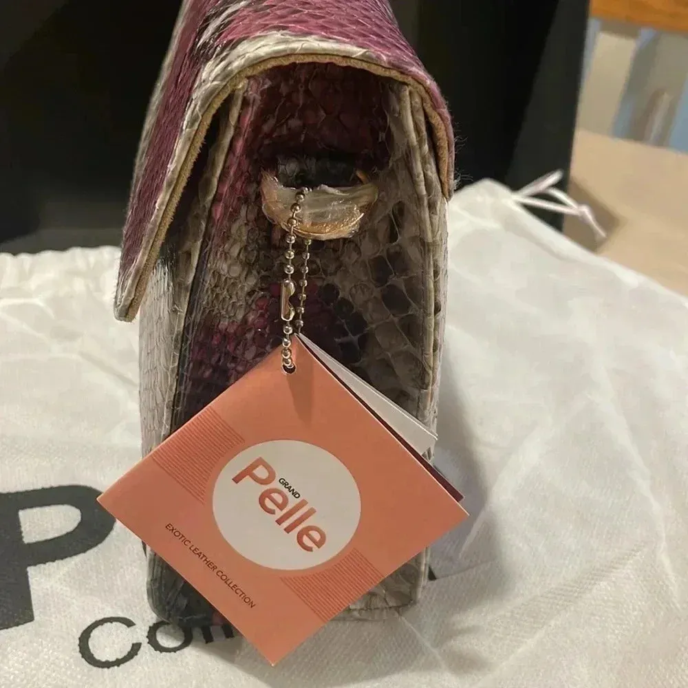 🎁NWT/Exotic Collection Python 🐍 Pelle clutch Purple - Image 4