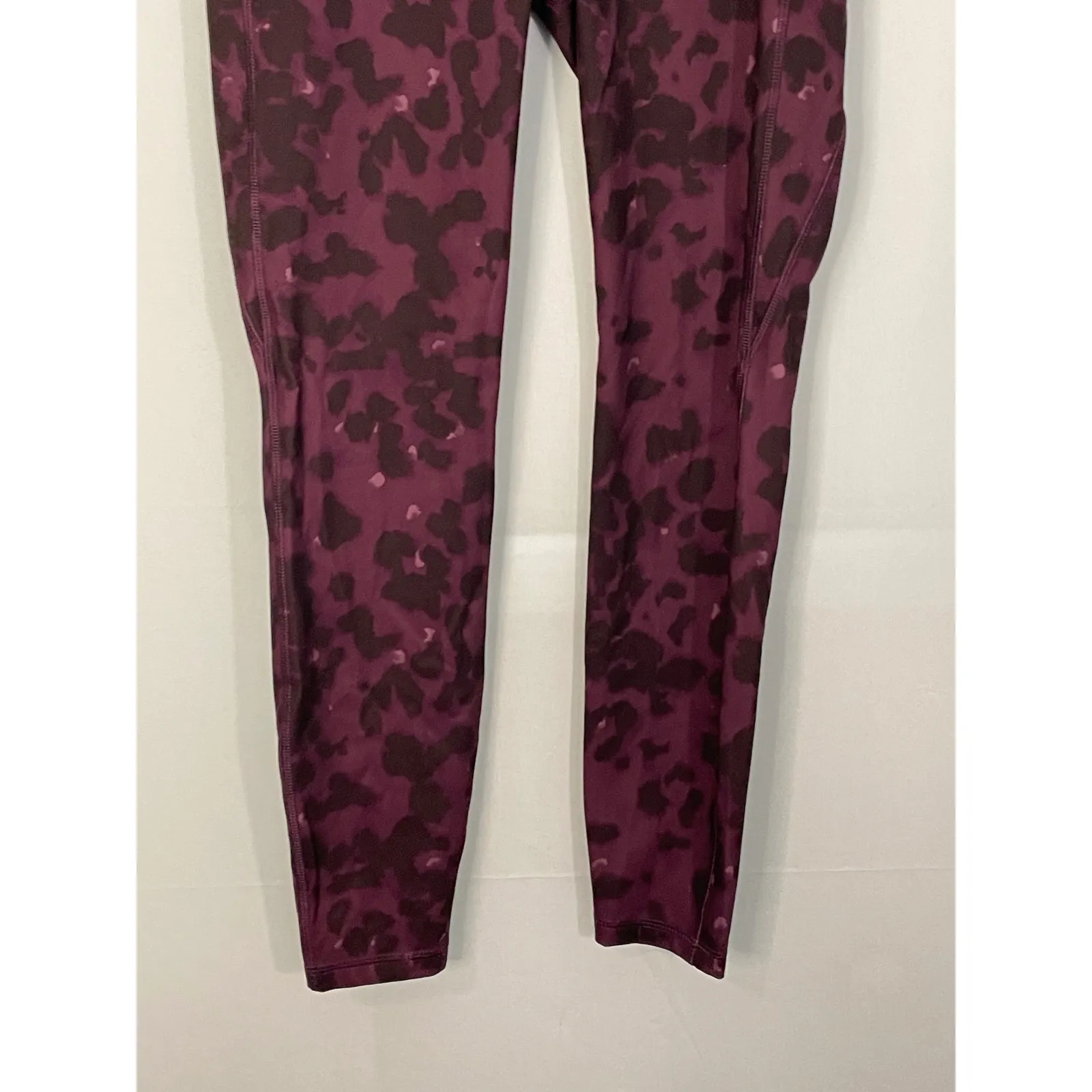 All in Motion Leopard Print High Waist Pocket Leggings Burgundy Women's Size - Image 3