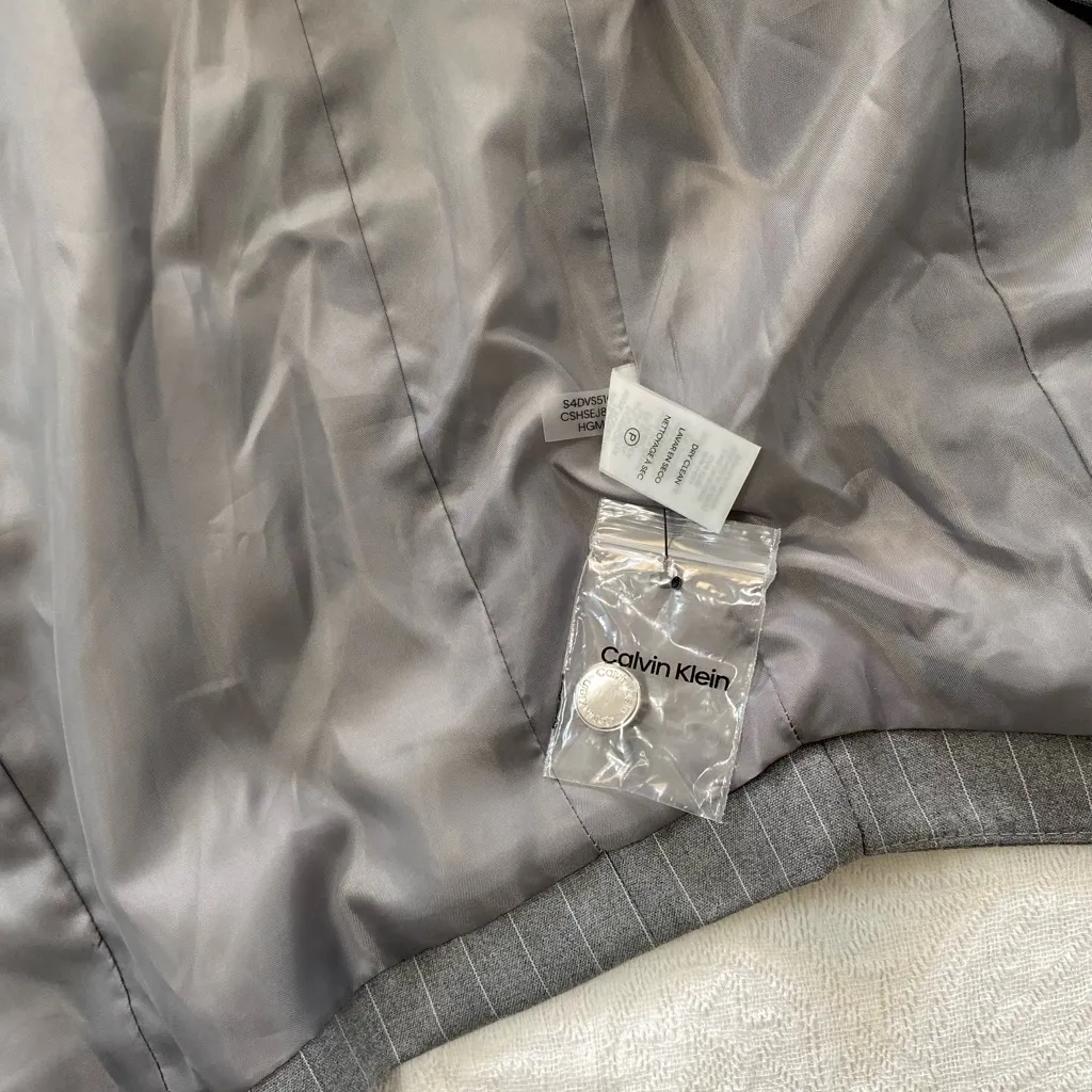 Calvin Klein Women Size 2 Gray Pinstripe Tailored Vest V-Neck Button Front - Image 4