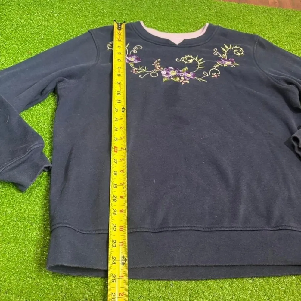 VTG 90s Shenanigans Women Size M Floral Embroidery Long Sleeve Crew Neck Sweater Black Size M - Image 3