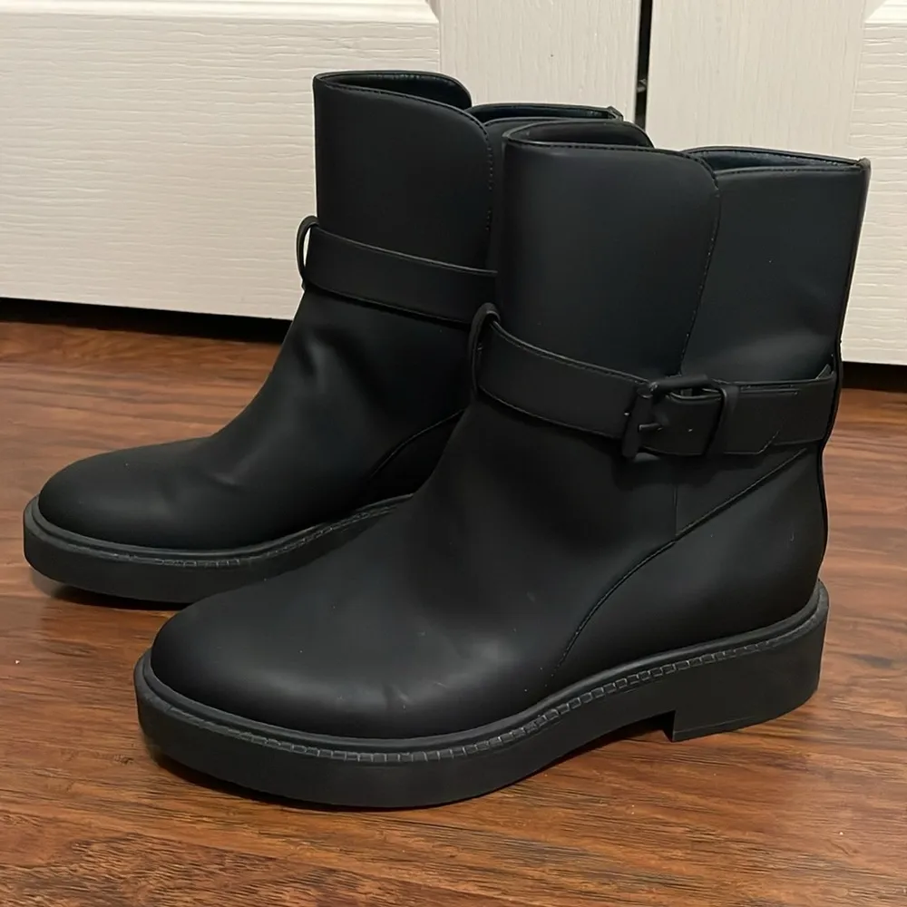 💖 Vince Black Kaelyn Waterproof Boot - Image 3