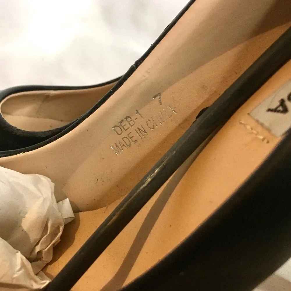 Classic Black Pumps Size 6 - Image 4