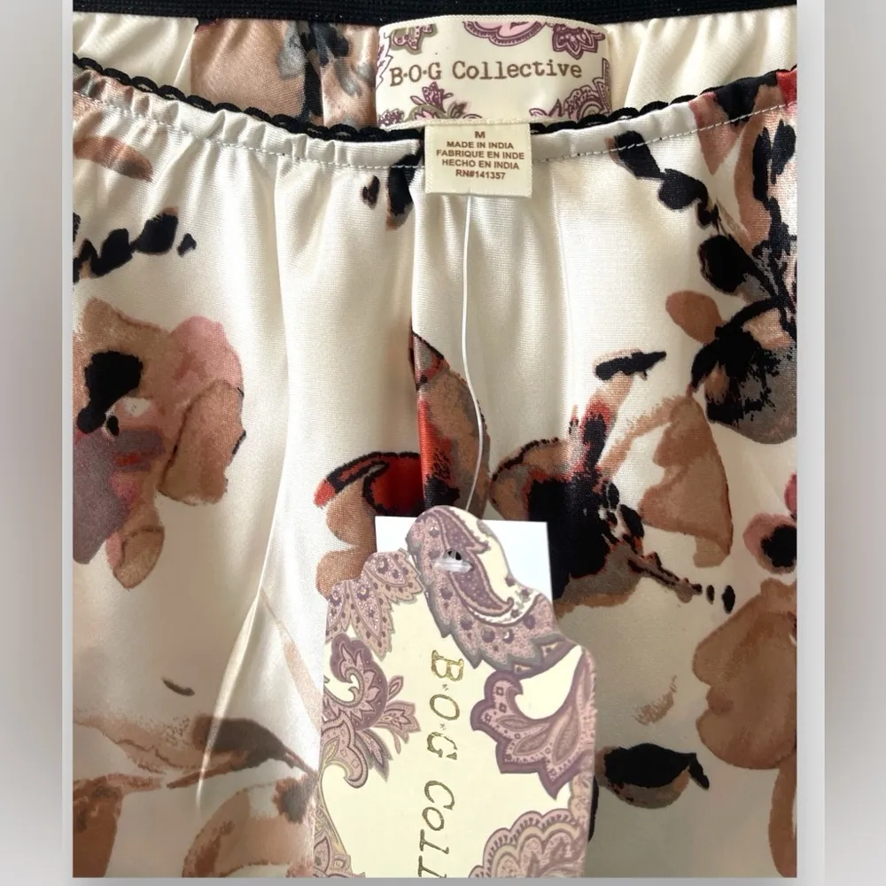 Band Of Gypsies Slip Skirt Cream Satin Floral Print Womens Size Medium NWT - Image 3
