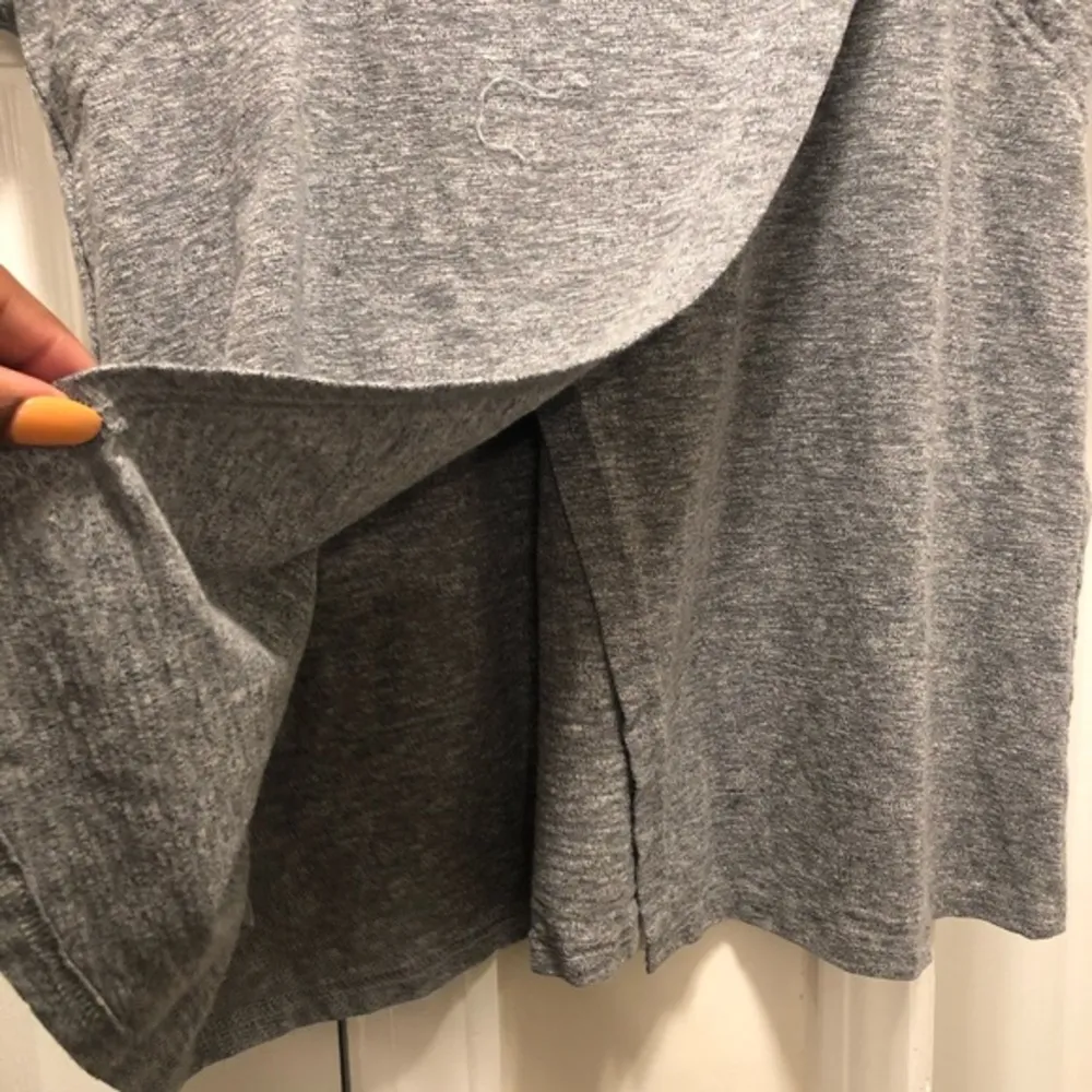 Doe+Rae Back-slit TShirt - Image 5