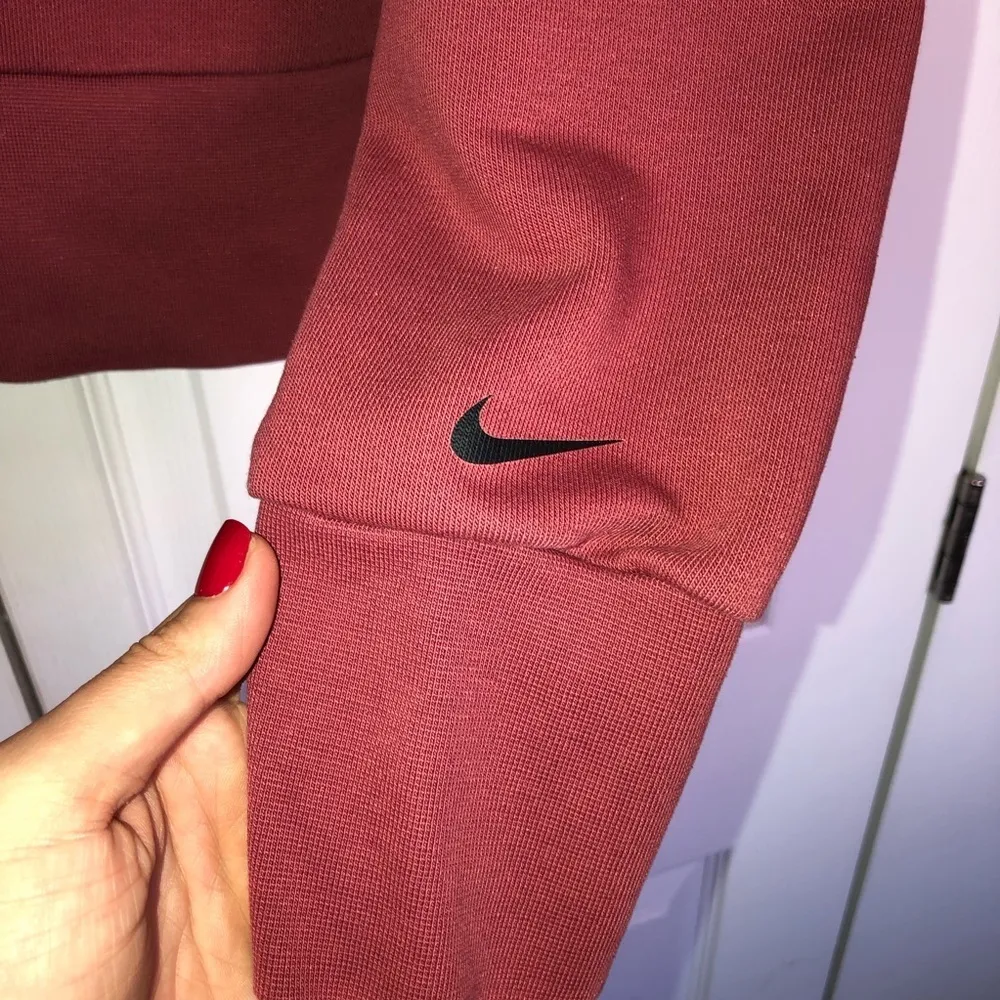 Nike Maroon  Embossed Crop Sweatshirt Size M - Image 6