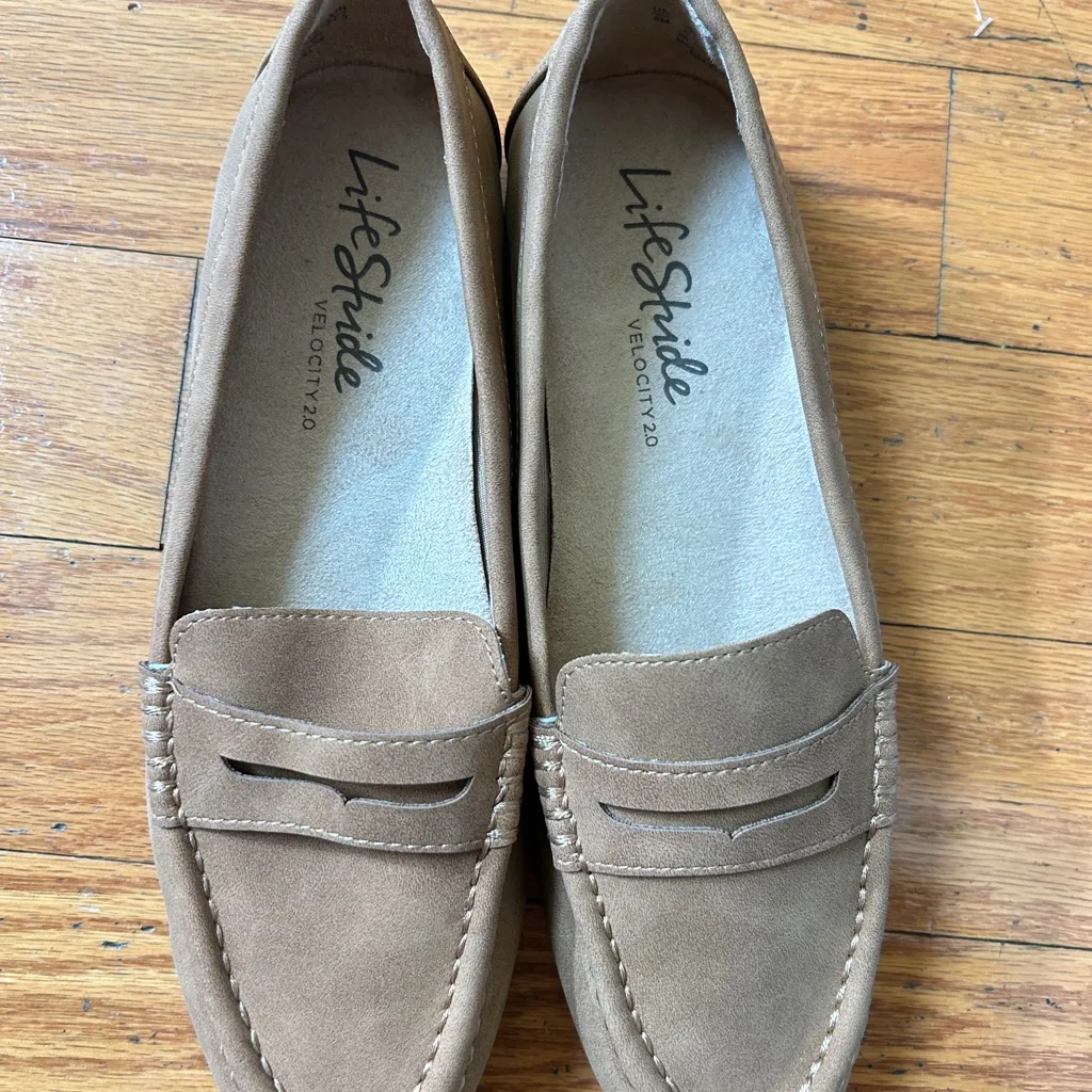 NEW Life Stride women suede Slip-On Loafers size 8 - Image 4