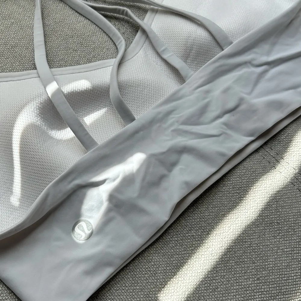 Lululemon Like a Cloud Bra Light Support B/C Cup Size 6 - Image 3