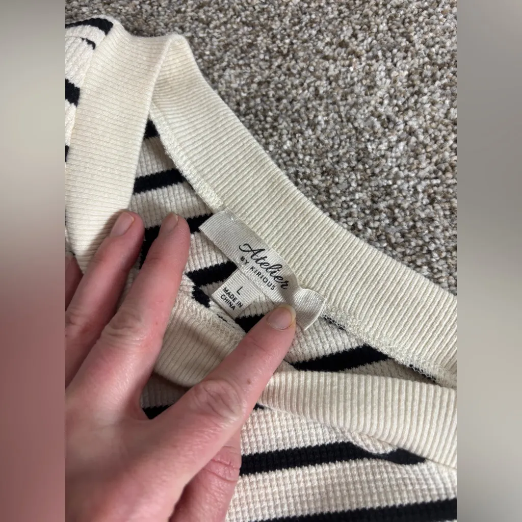 V Neck Cropped Off the Shoulder Black and Cream Stripes Basic Neutral Large - Image 5