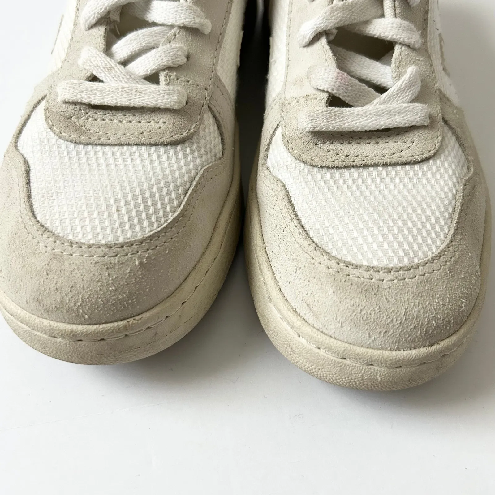 Veja V10 B-Mesh Women's Sneakers in White Natural Pierre Size 7 - Image 3