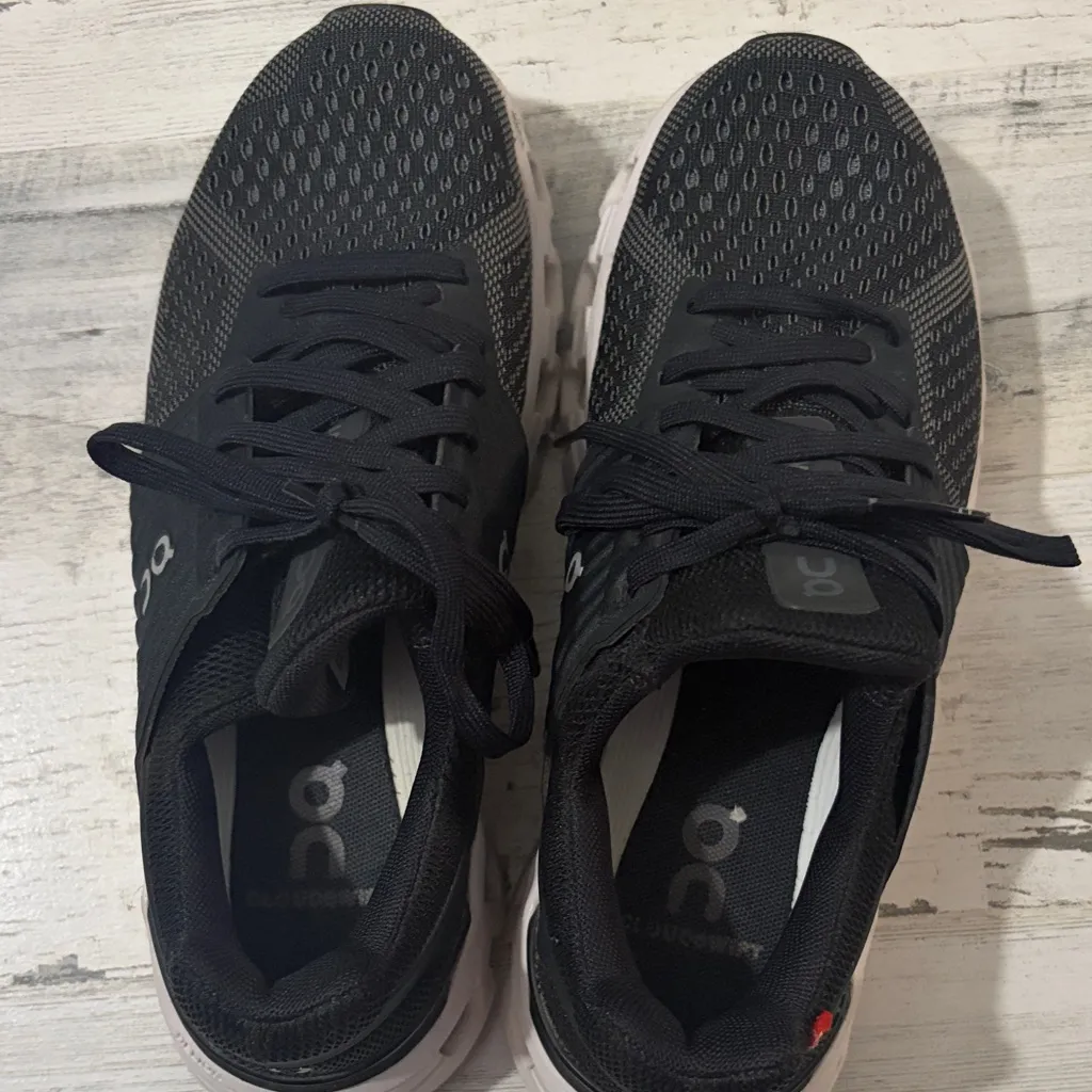 On Running Black and Gray Sneakers Size 5.5 - Image 5