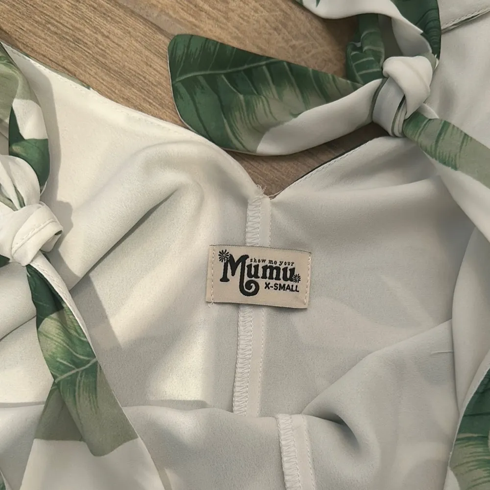 Tropical Leaf Print Sleeveless Top - Image 3