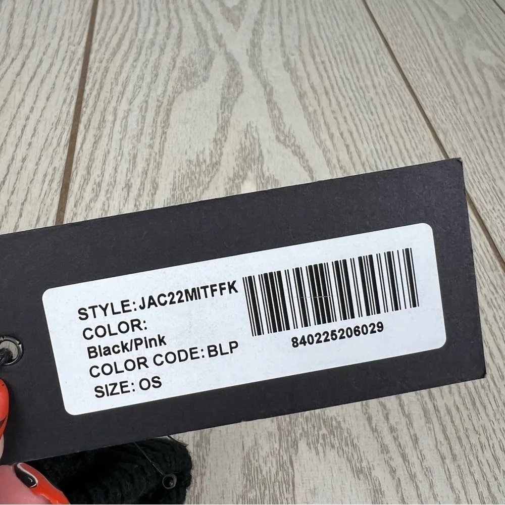 Jocelyn Intarsia Hearts Faux Fur Fingerless Knit Mittens OS Black Pink $75 - Image 4