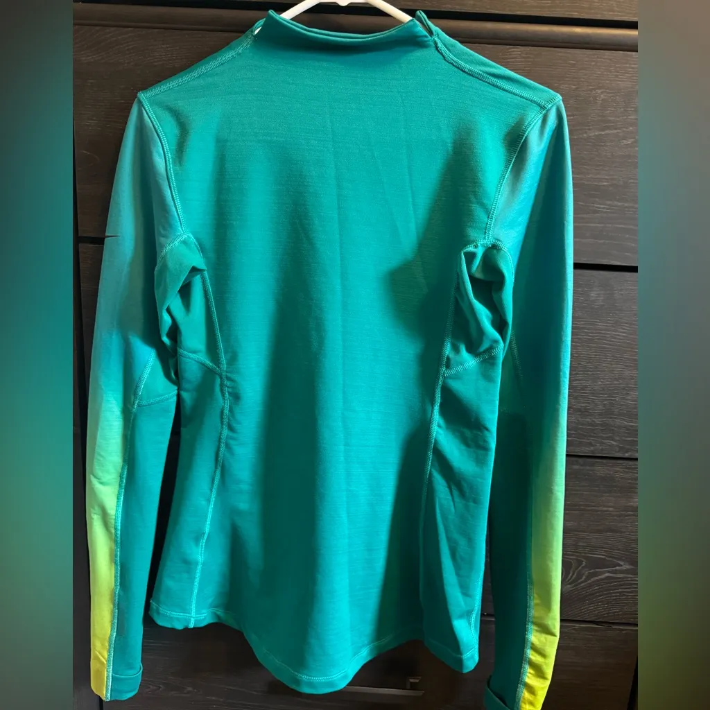 Nike Pro Hyperwarm Women’s Medium Green Ombre Top - Image 2