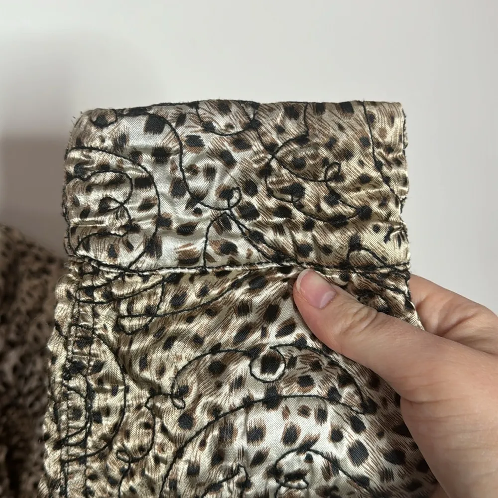 Chico's Reversible Quilted Gray Denim//Cheetah Print Bomber Jacket US Size 8 - Image 7