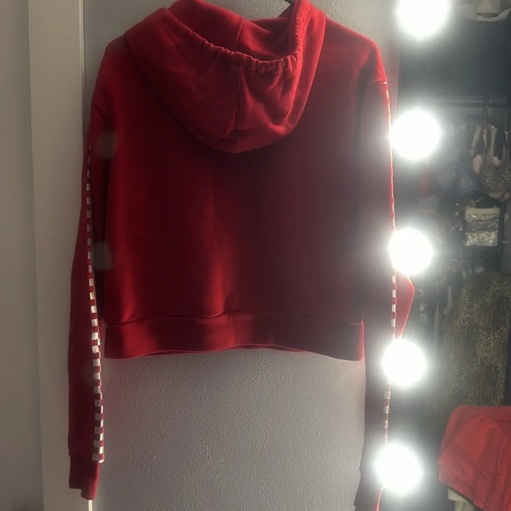 Red  sweatshirt - Image 3