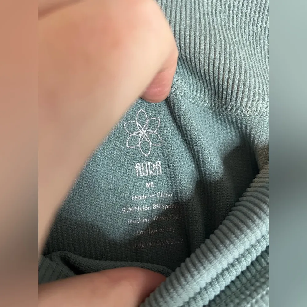 AURA High Rise Shorts Womens Medium Large Sage Green Ribbed Bike Stretch Active - Image 11