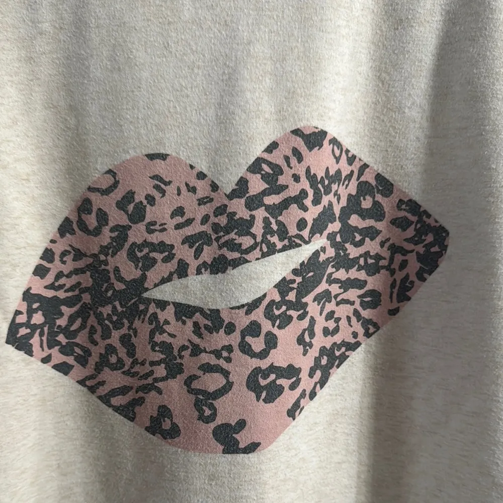 Wildfox Cream Pink Oversized Long Sleeve Sweatshirt - Image 2