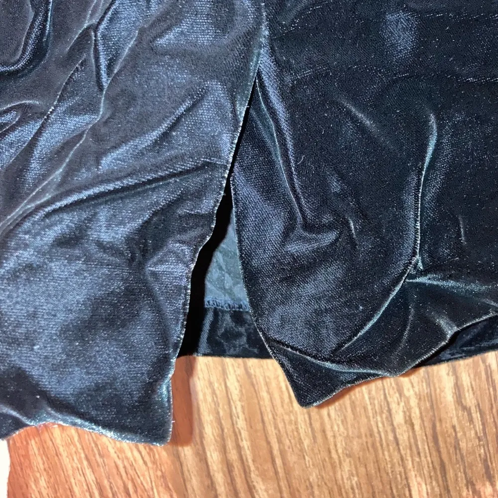 Vintage Argenti Notte 90’s Black Velvet Skirt Women’s Size 10. - Image 4