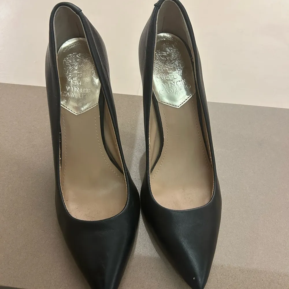 Heels Classic Black Stiletto Heels with Pointed Toe Vince Camuto-81/2 - Image 4